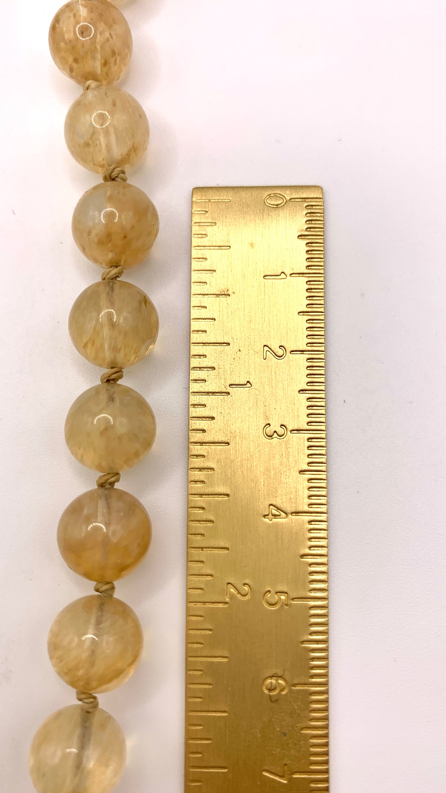 Kette Beige Hand AMM