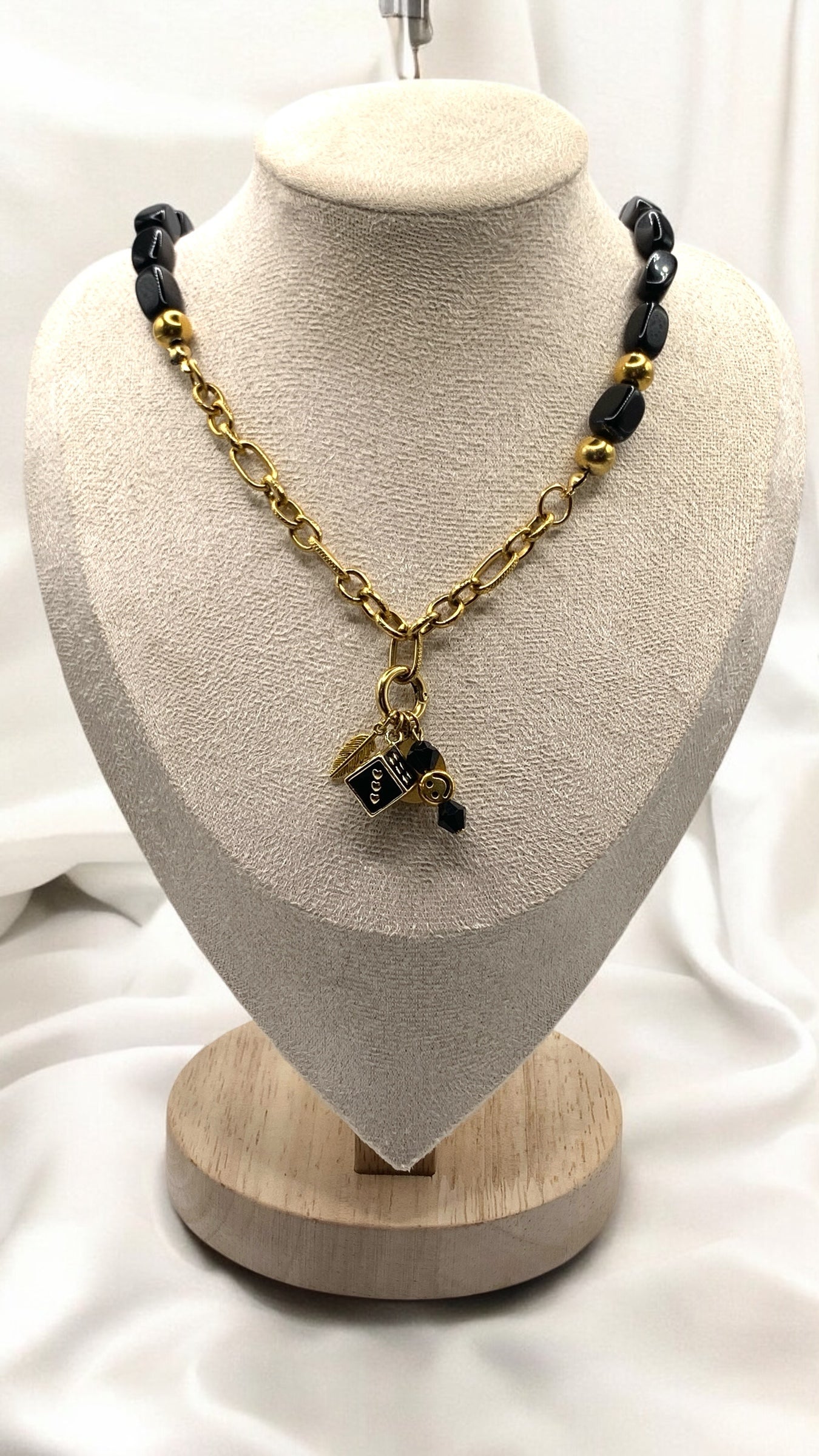 Kette Black Feather AMM