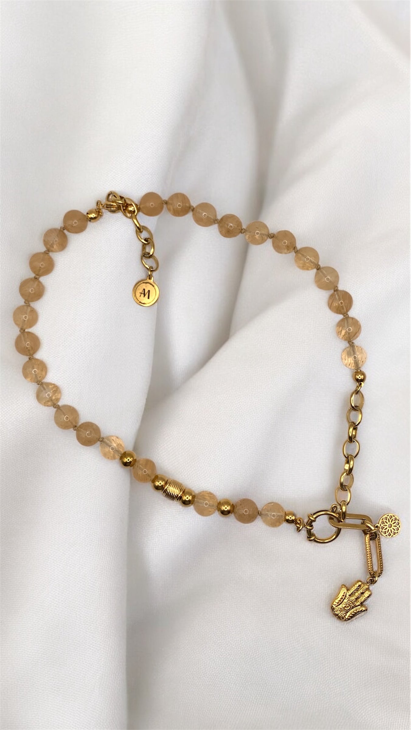Kette Beige Hand AMM