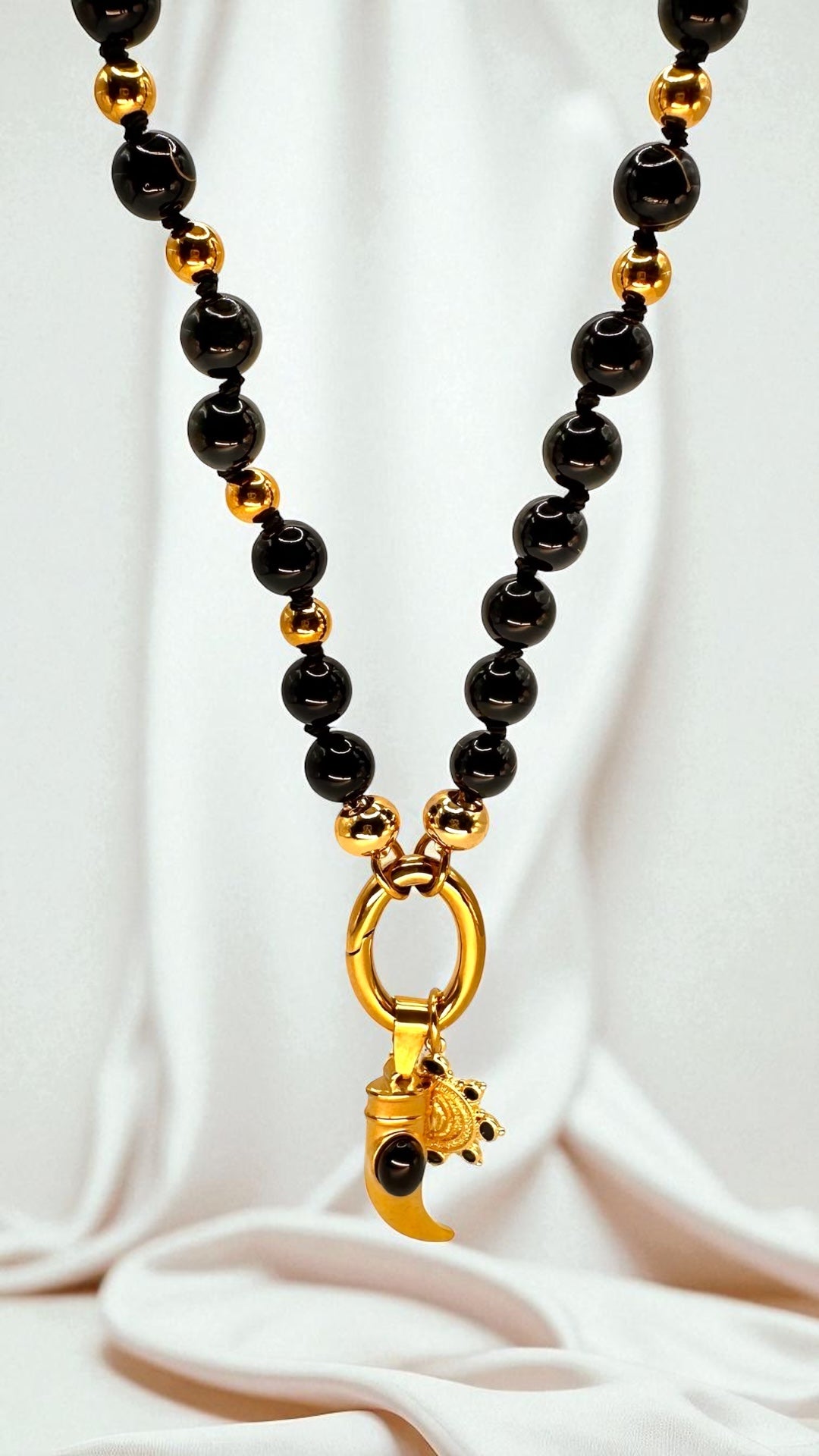 Kette Black Medaillon AMA