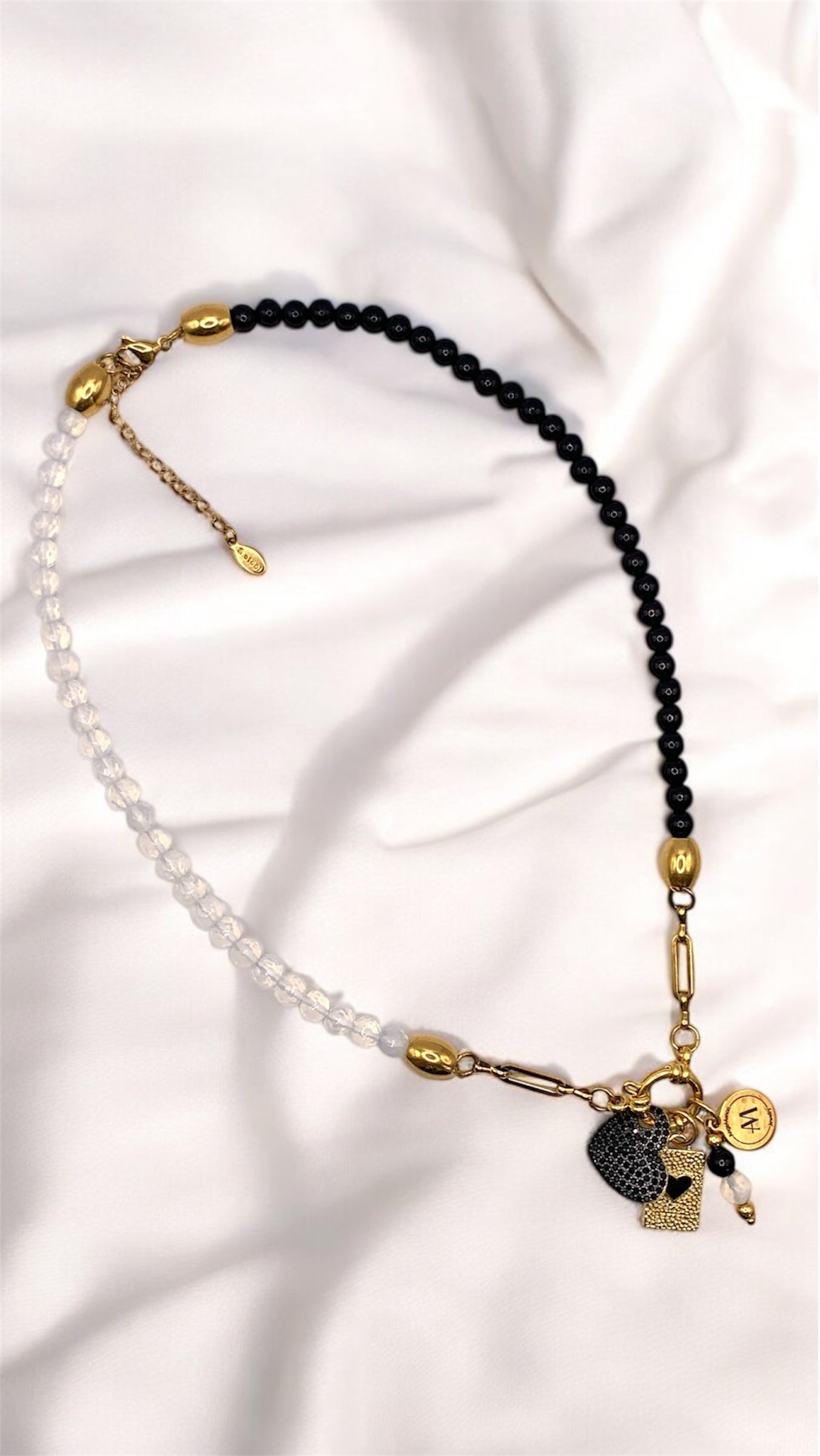 Kette Black and White AMM
