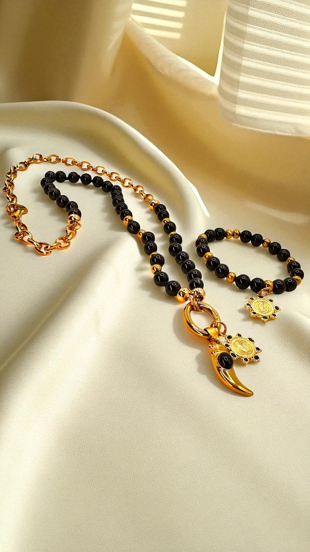 Armband Black Medaillon AMA