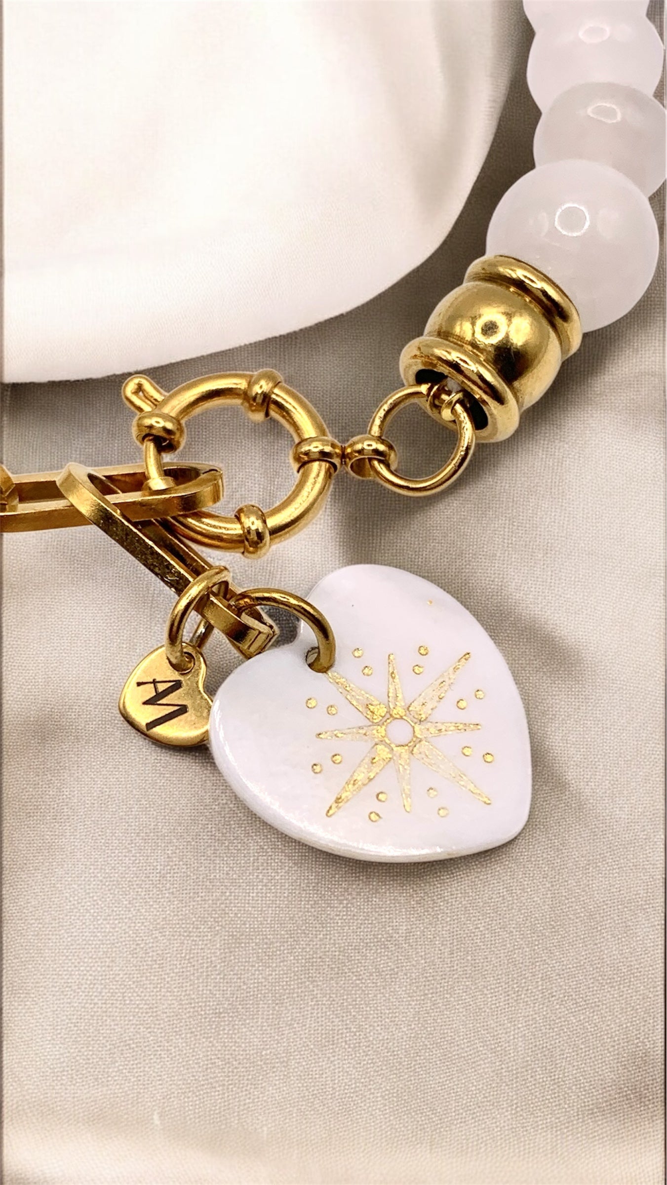 Armband White Jade Heart AMM