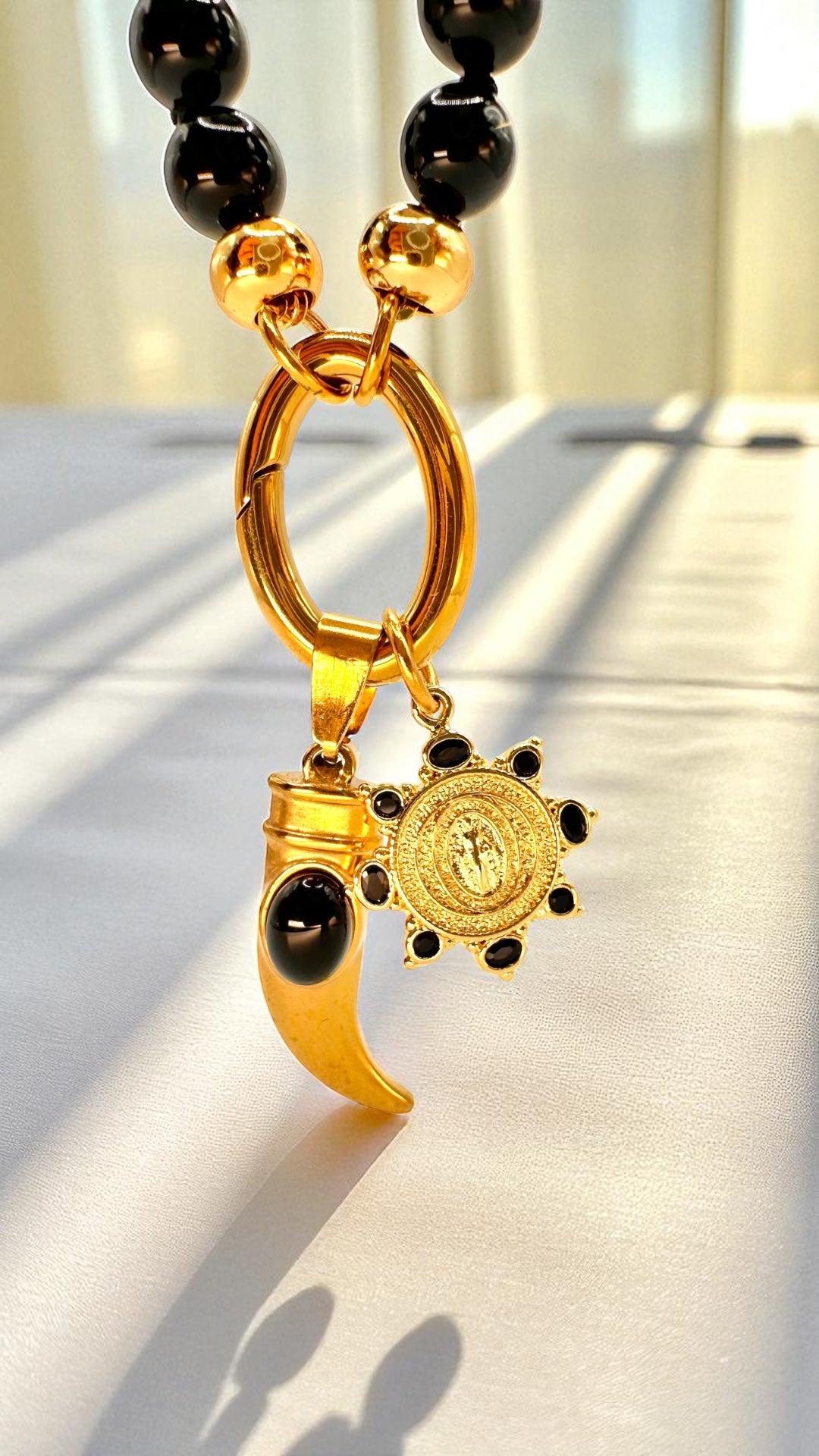 Kette Black Medaillon AMA