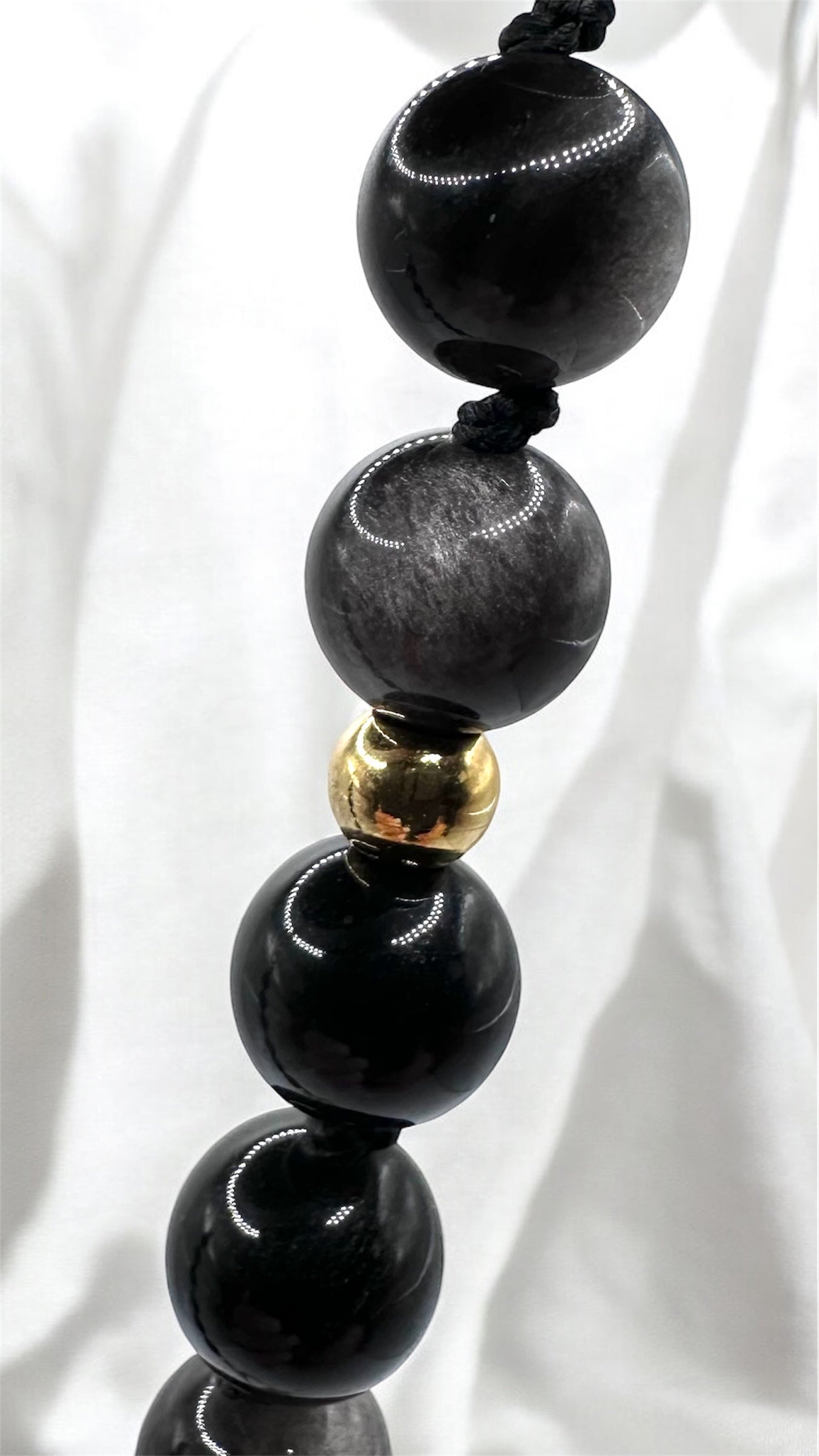 Kette Obsidian Crescent AMA