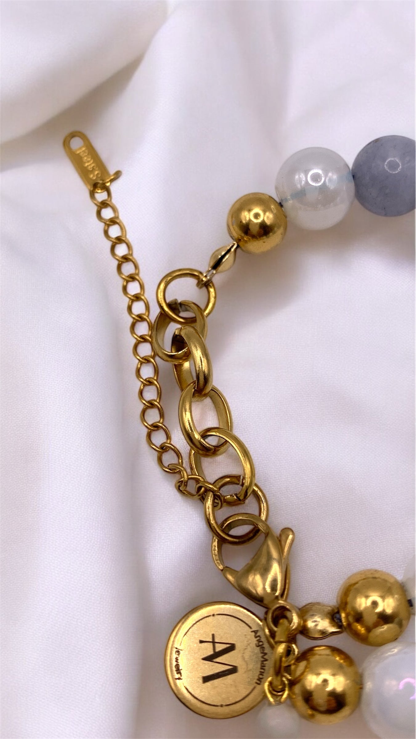 Armband Blue and White AMM