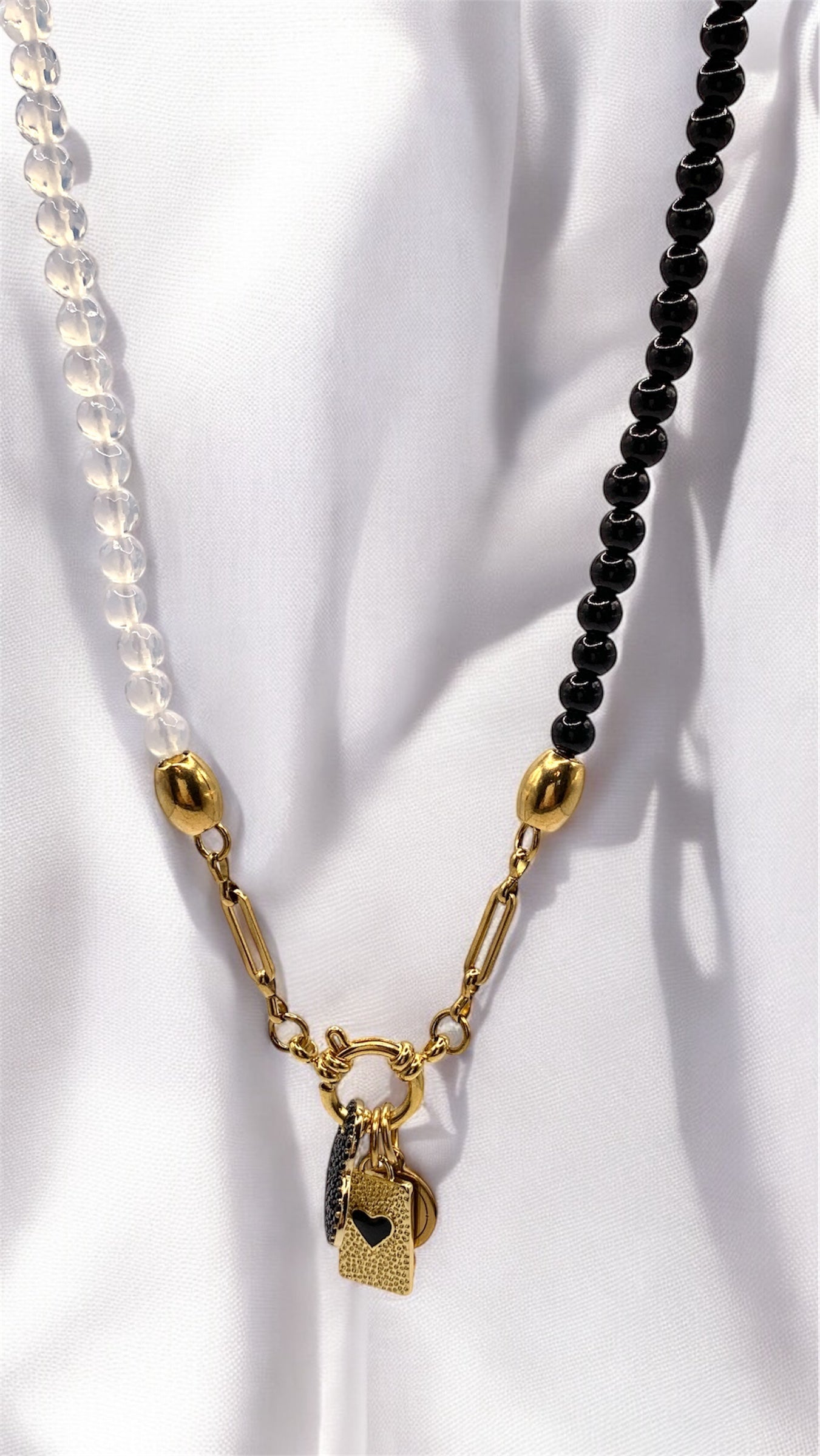 Kette Black and White AMM