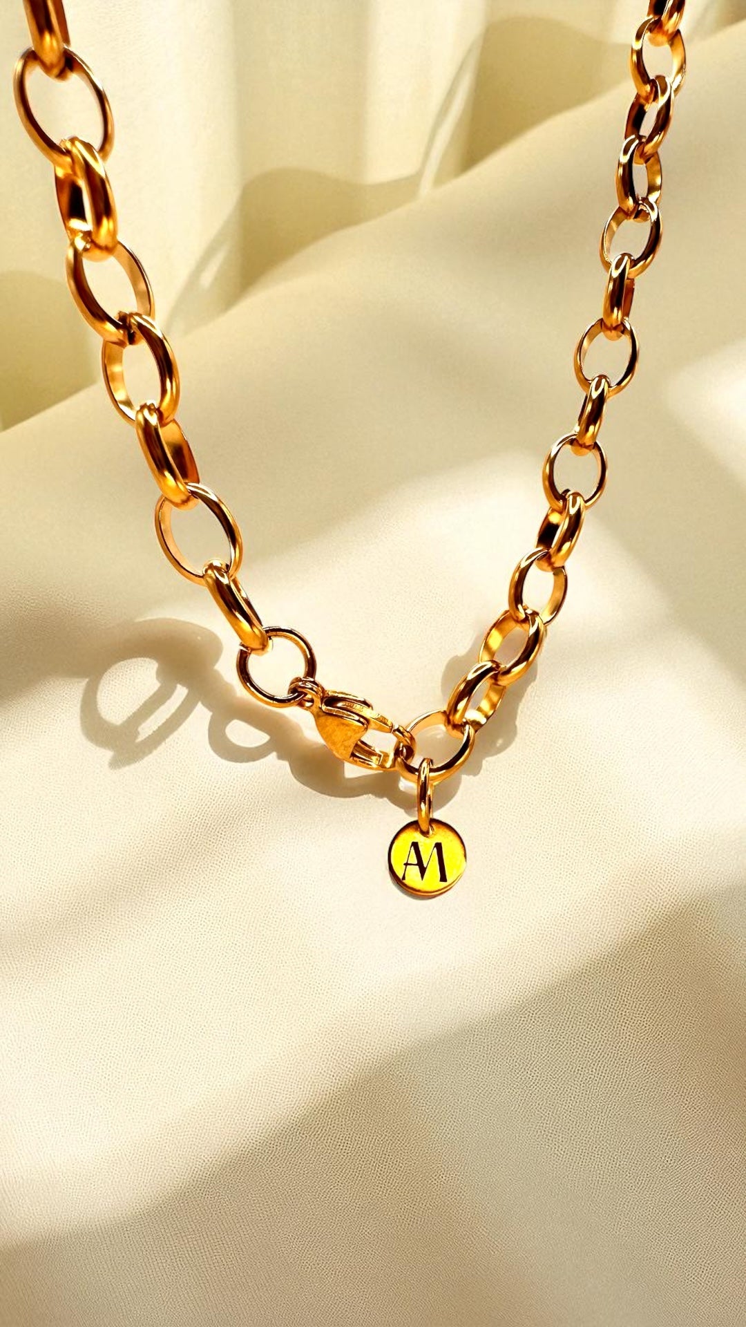Kette Black Medaillon AMA