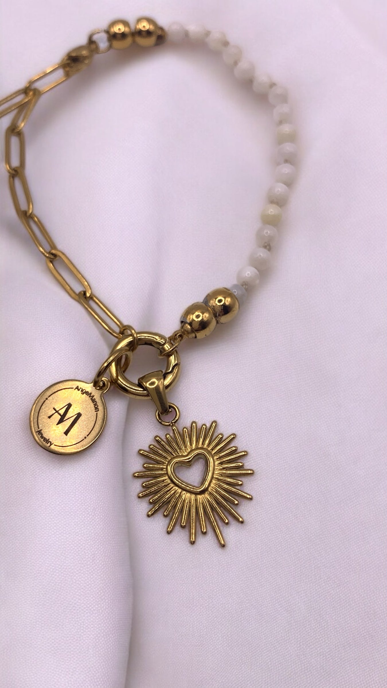 Armband White Heart AMM