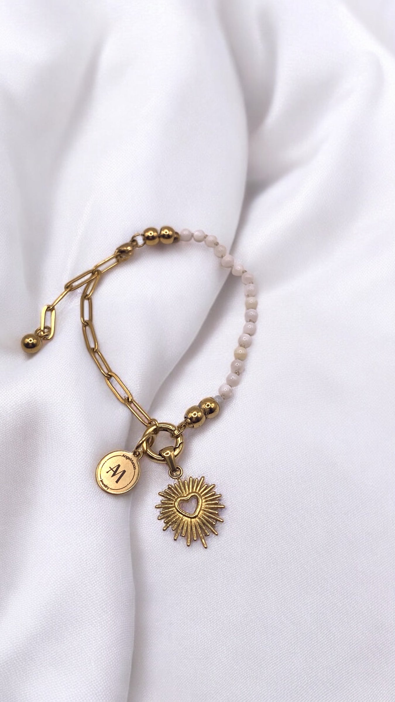 Armband White Heart AMM