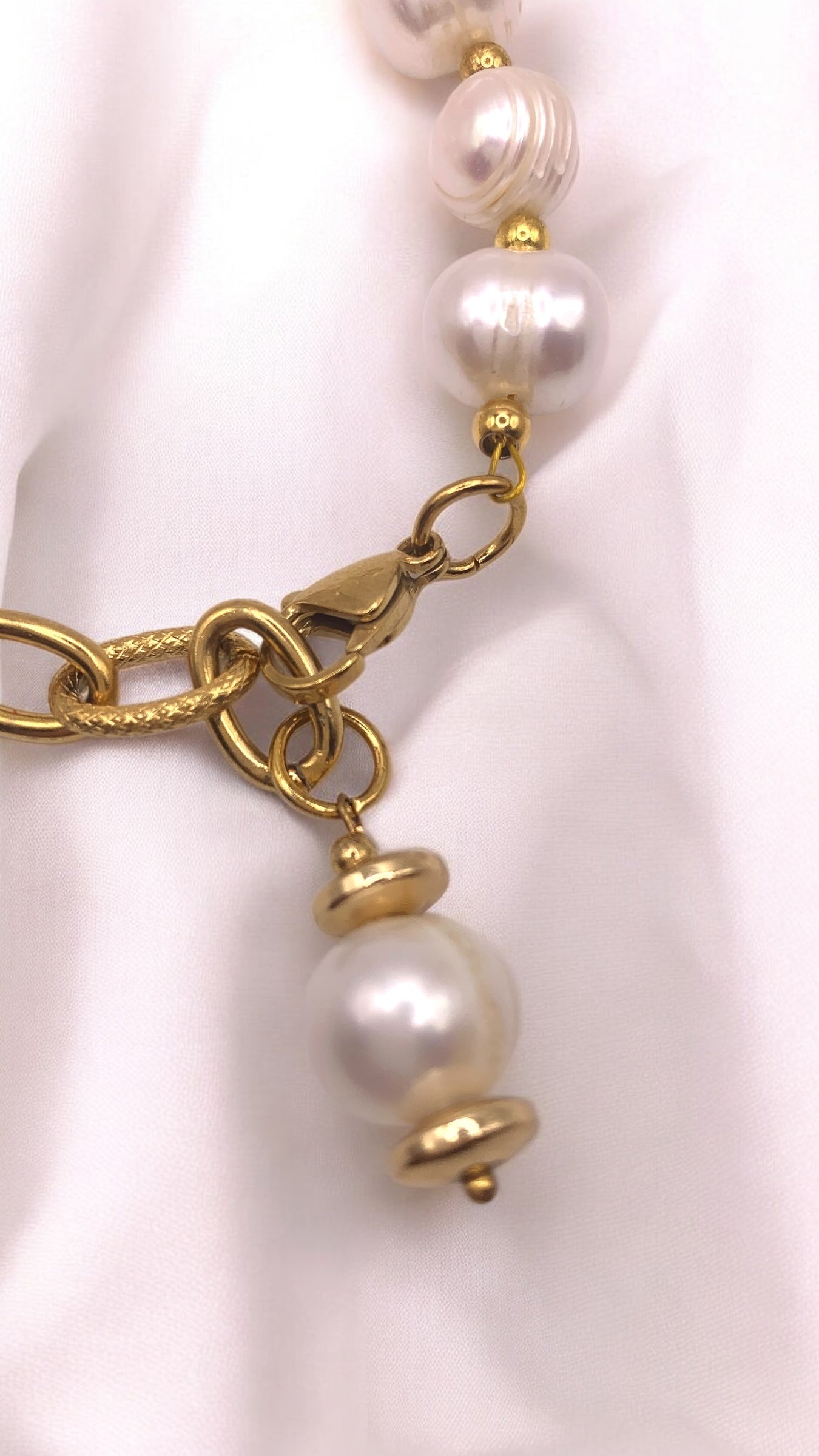 Armband White Freshwater Pearl AMM