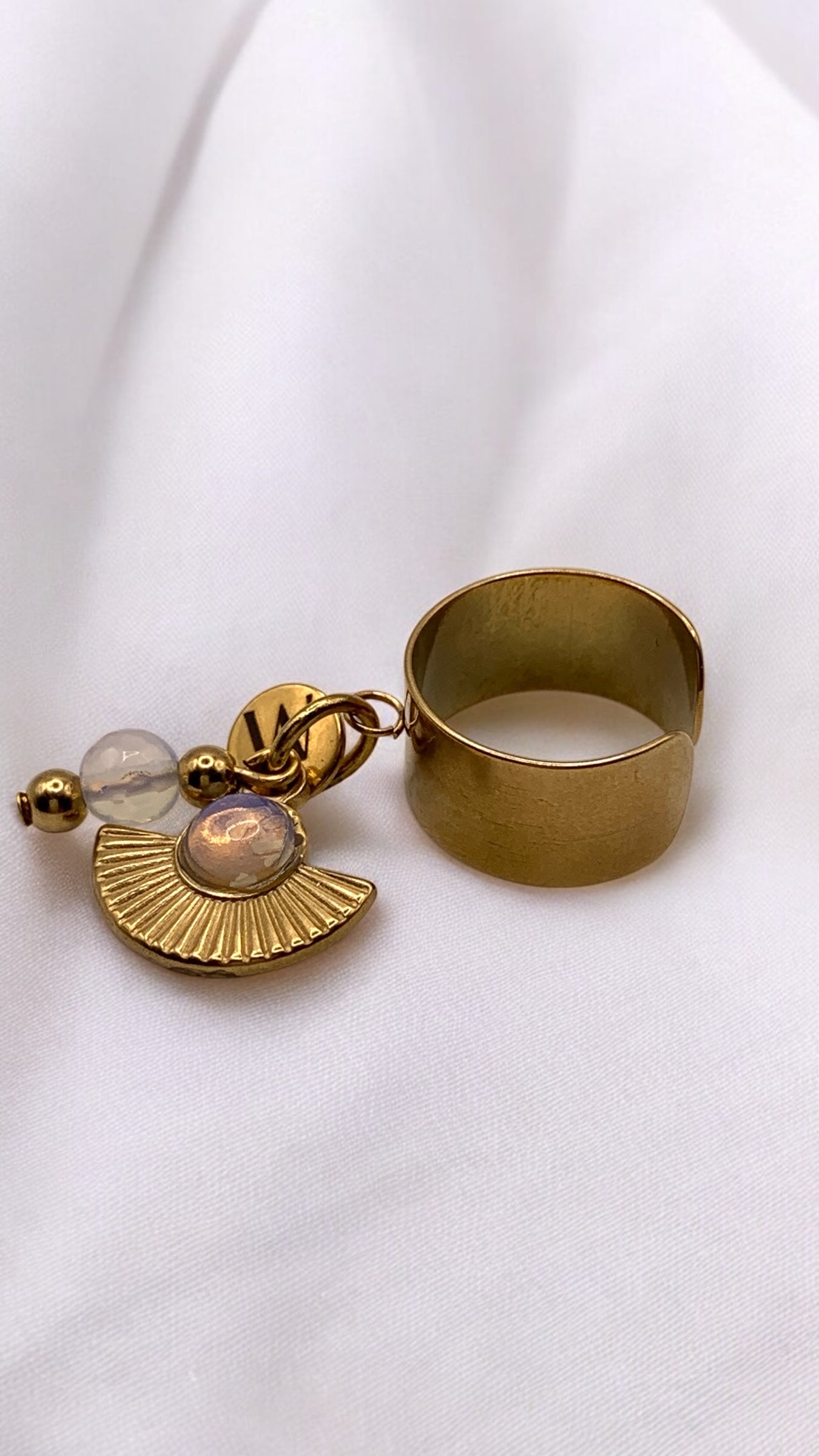 Ring Shining Opal AMM